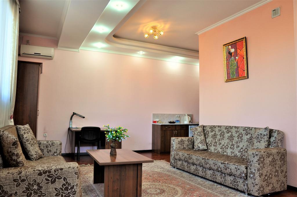 Bishkek Villa Hotel Εξωτερικό φωτογραφία