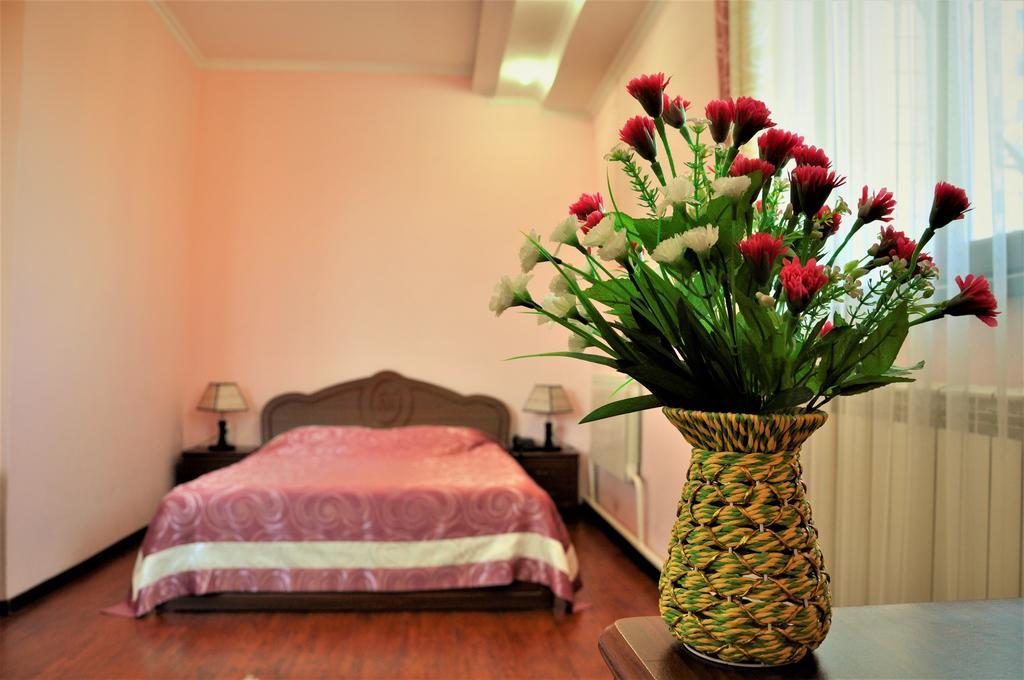 Bishkek Villa Hotel Εξωτερικό φωτογραφία